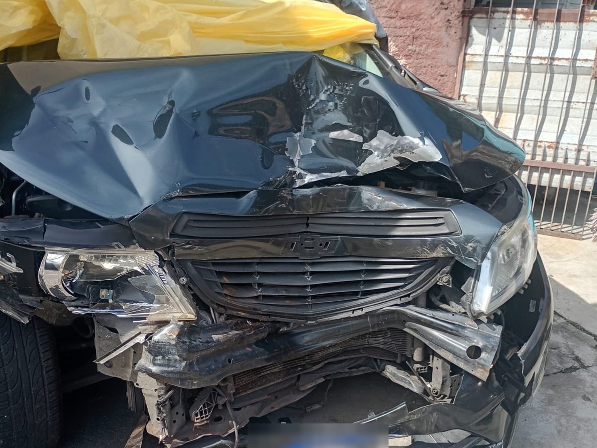 Antes - Chevrolet Onix — reconstrução da frente após colisão