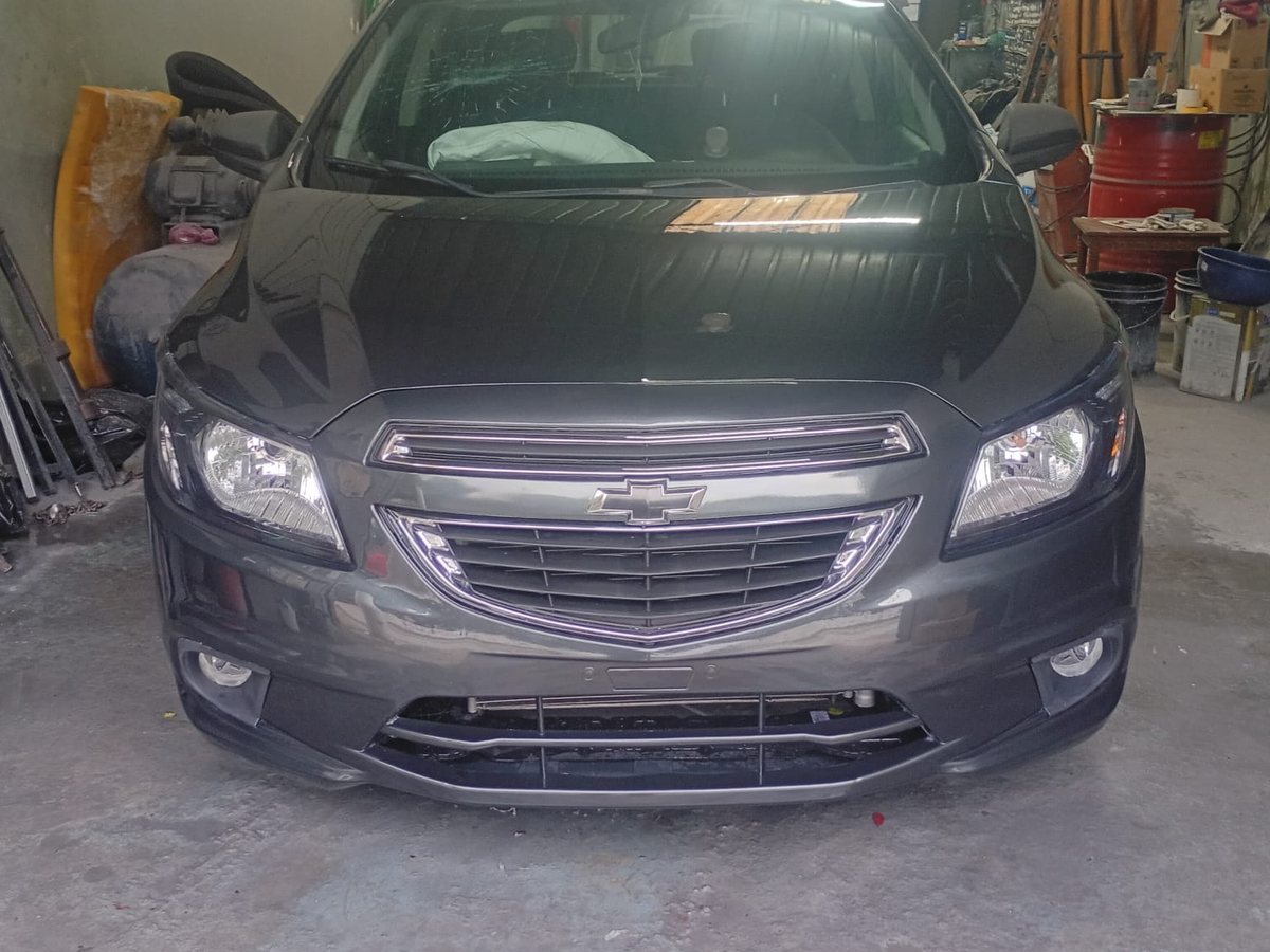Depois - Chevrolet Onix — reconstrução da frente após colisão